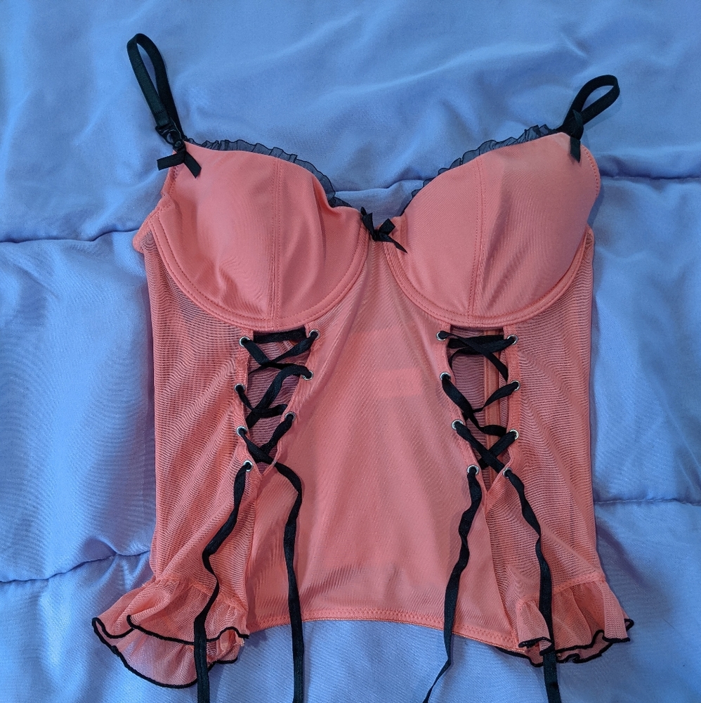 Lace up corset bustier.